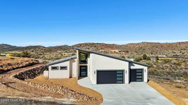 $779,000 | 15860 East Broken Bit Road, Mayer, AZ 86333