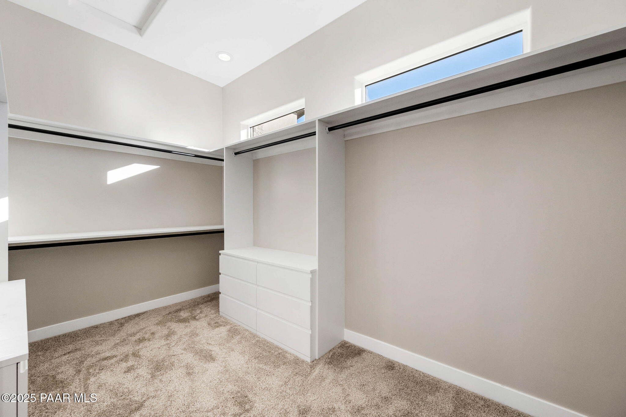 15860 East Broken Bit Road Mayer, AZ 86333 - Photo 26 of 41 26-Primary Closet (2)