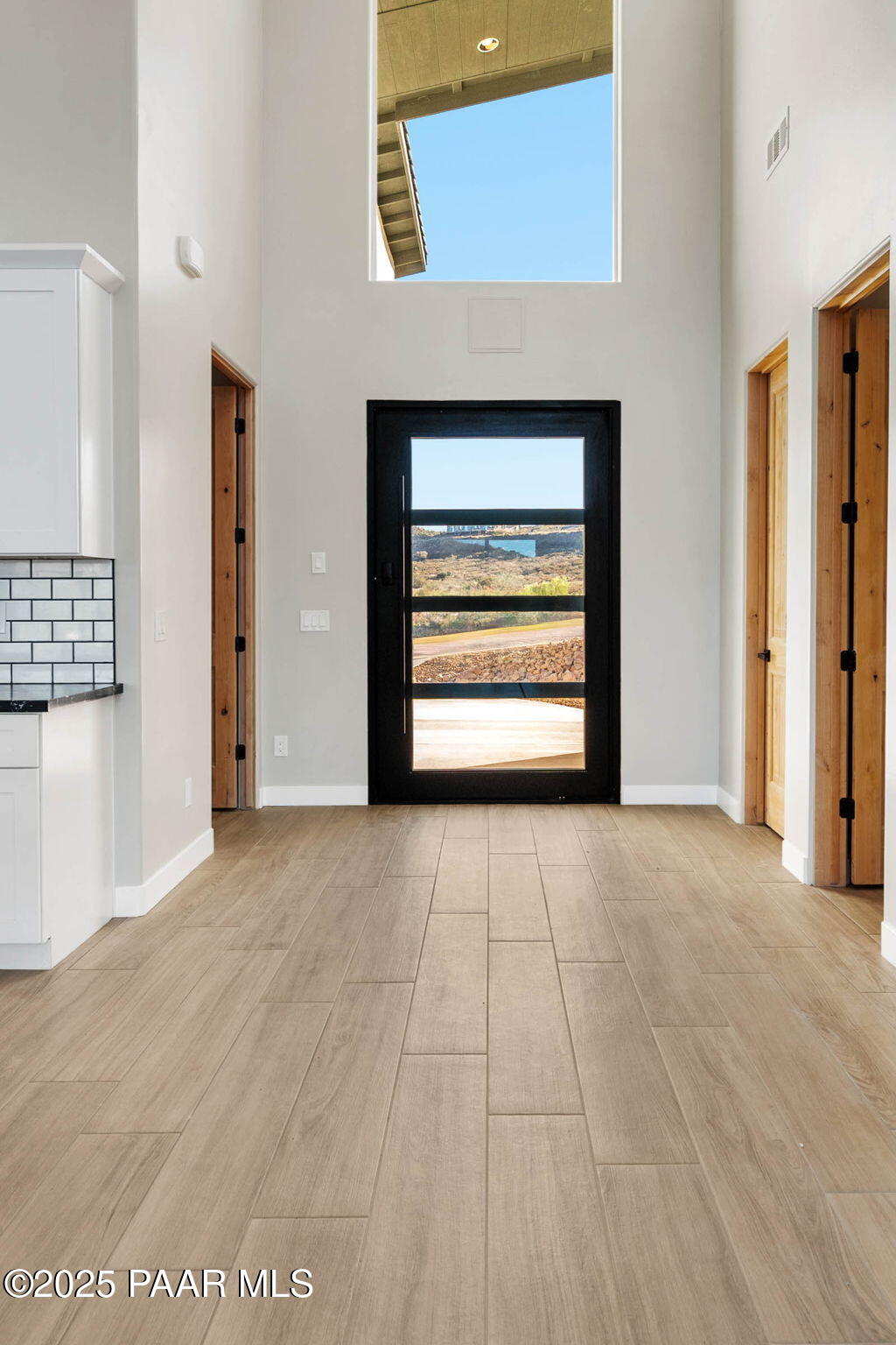 15860 East Broken Bit Road Mayer, AZ 86333 - Photo 9 of 41 9-Foyer (2)