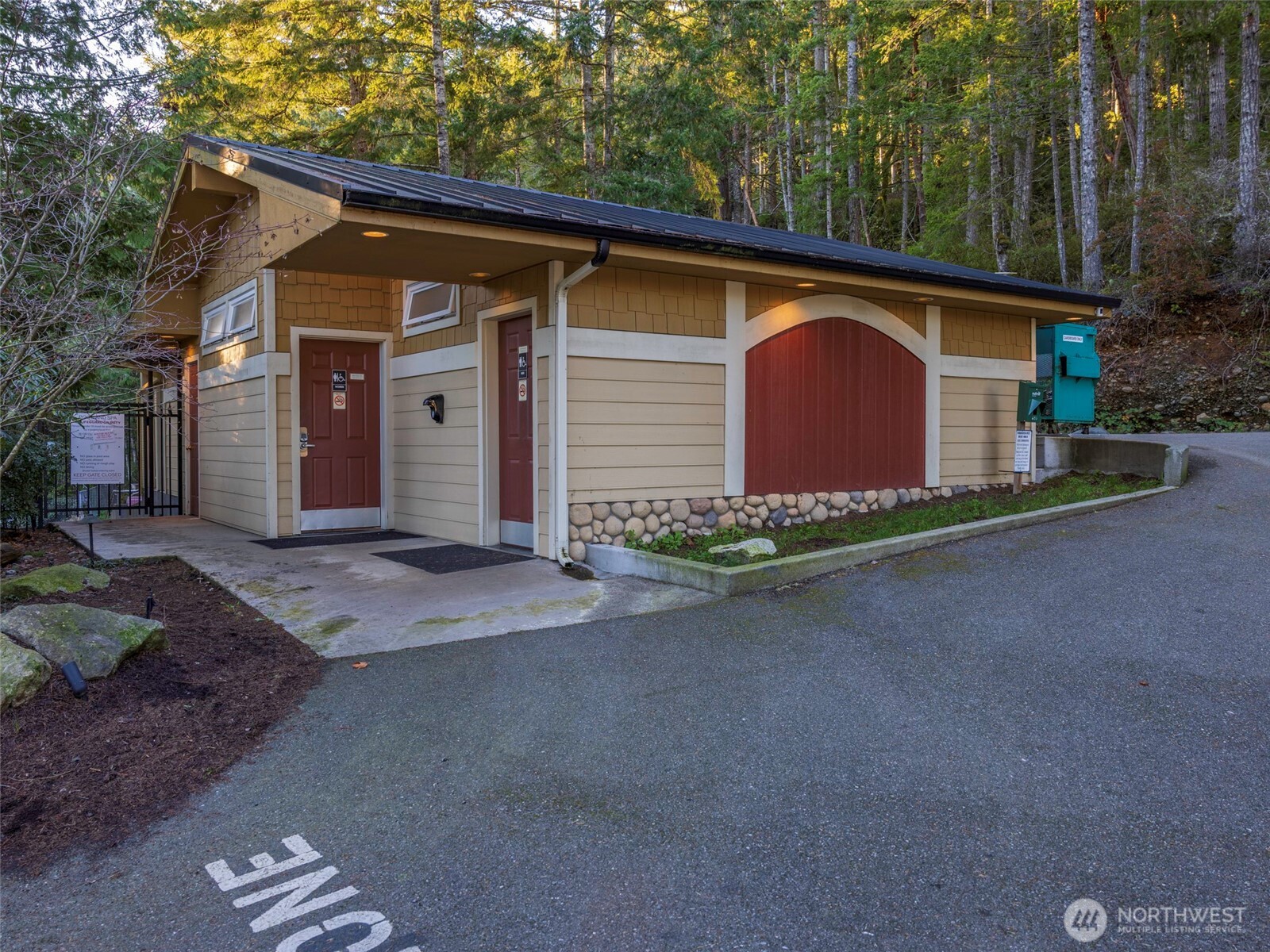 308913 Highway 101, Unit C40 Brinnon, WA 98320 - Photo 9 of 16