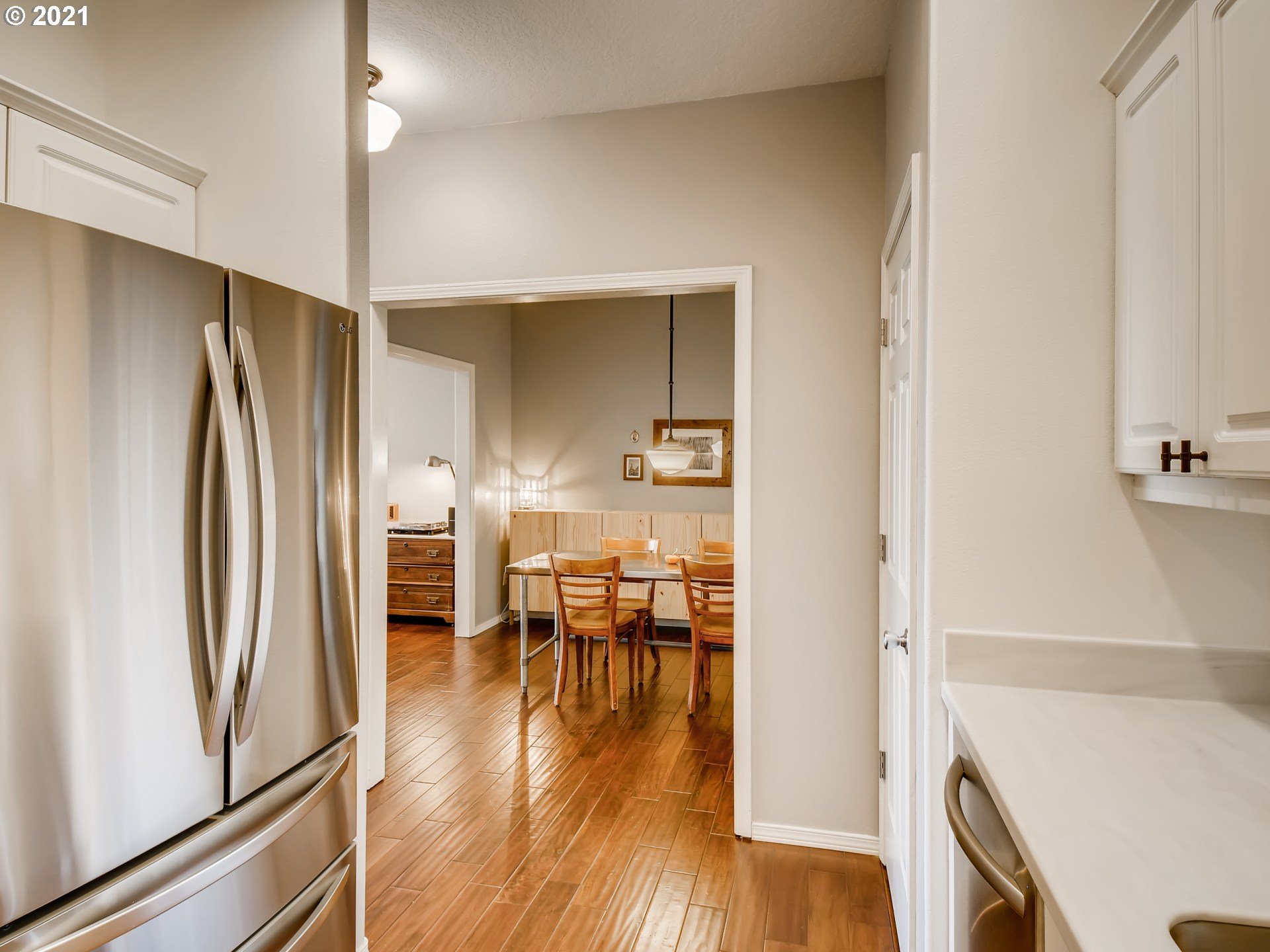 148 Southwest Hamilton Street Portland, OR 97239 - Photo 11 of 32 Gallery Image 11
