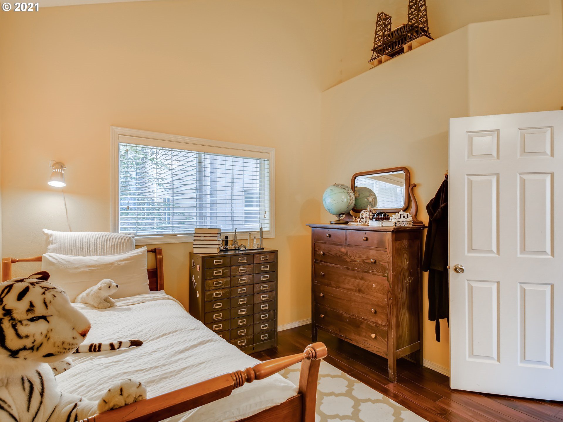 148 Southwest Hamilton Street Portland, OR 97239 - Photo 23 of 32 Gallery Image 23