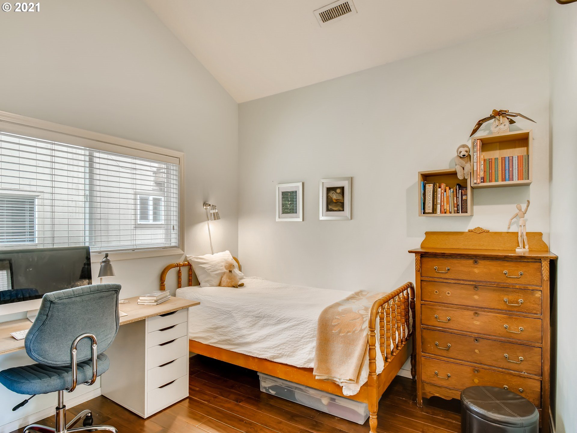 148 Southwest Hamilton Street Portland, OR 97239 - Photo 25 of 32 Gallery Image 25