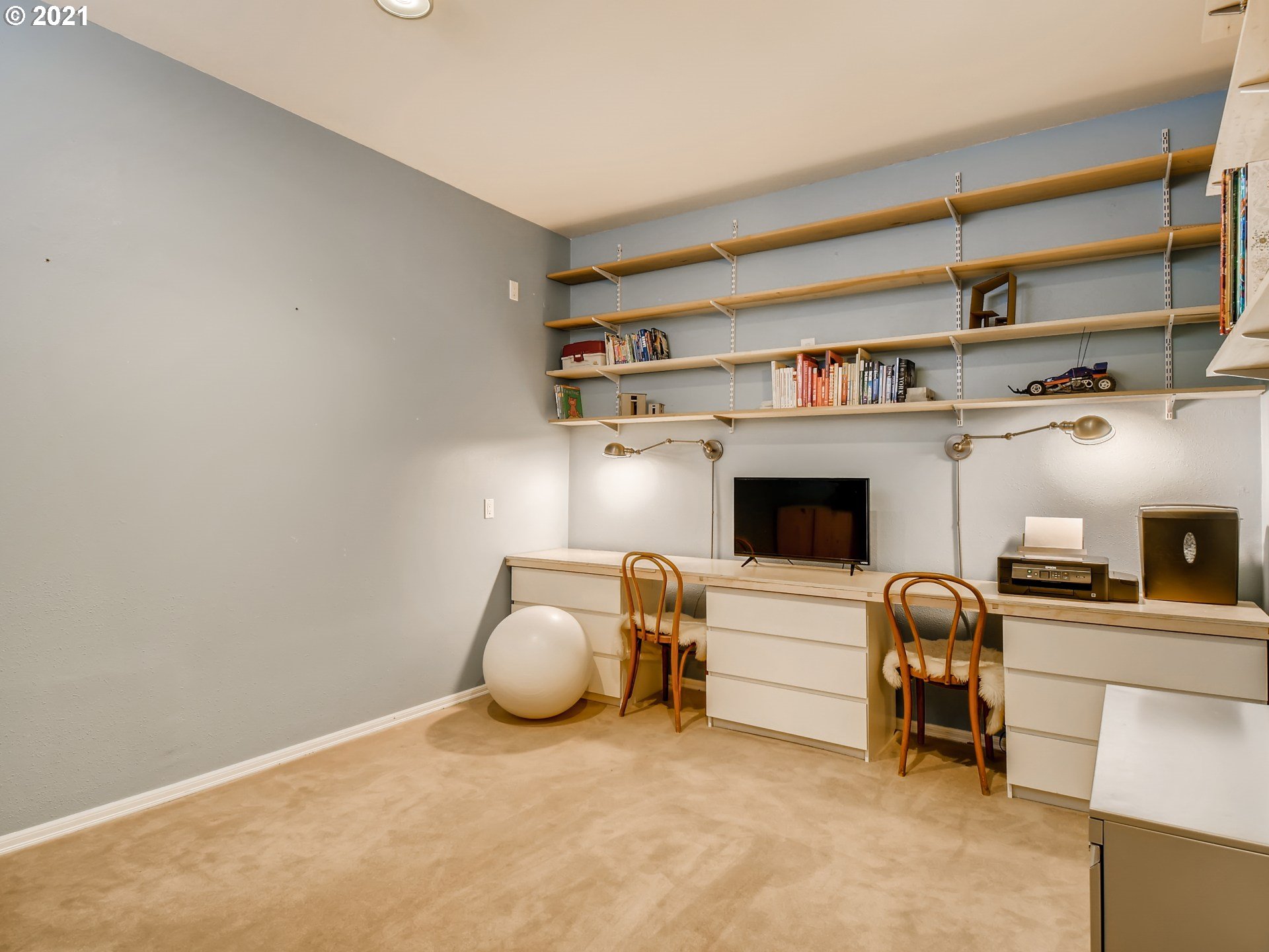 148 Southwest Hamilton Street Portland, OR 97239 - Photo 28 of 32 Gallery Image 28