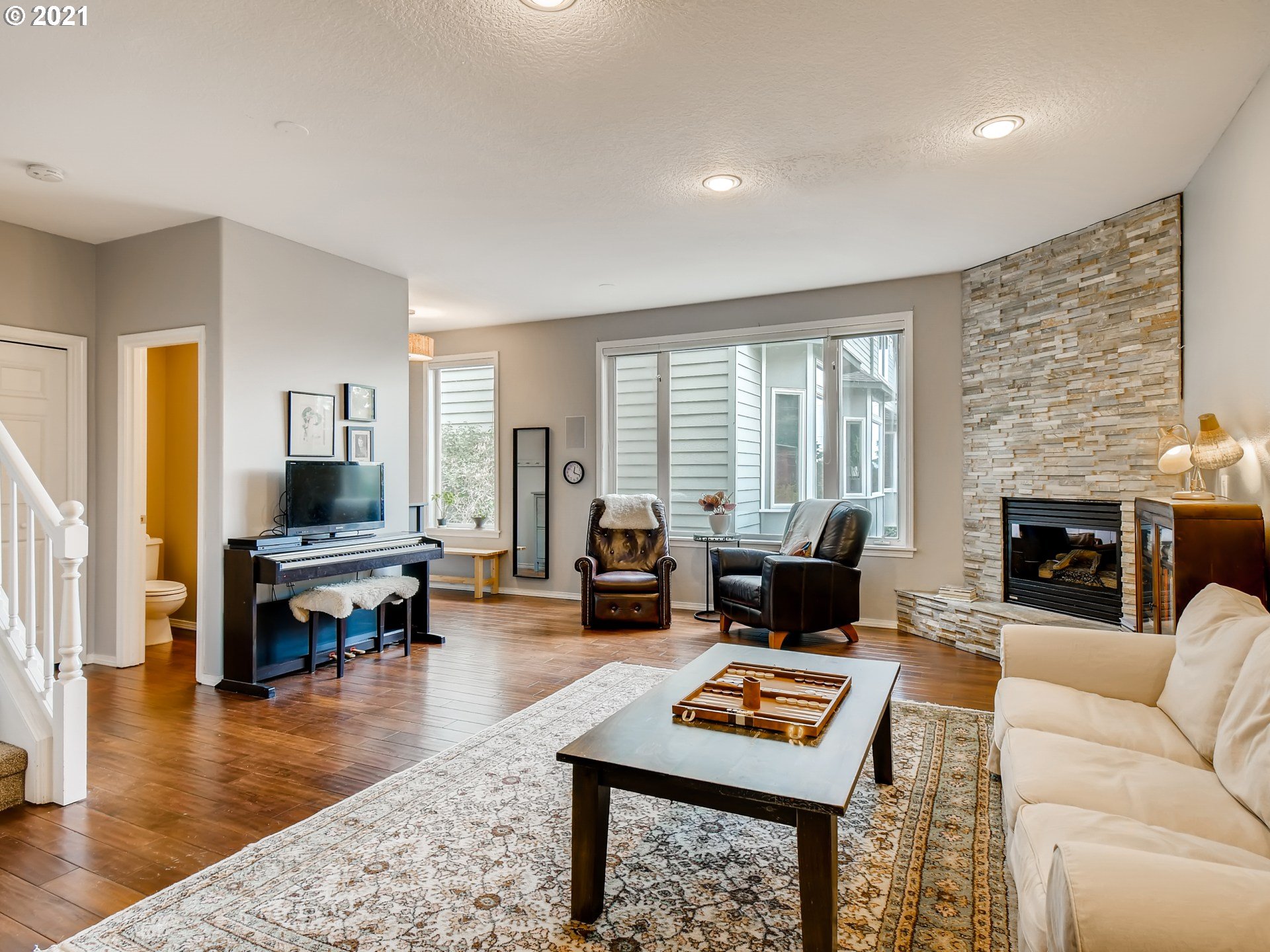 148 Southwest Hamilton Street Portland, OR 97239 - Photo 5 of 32 Gallery Image 5