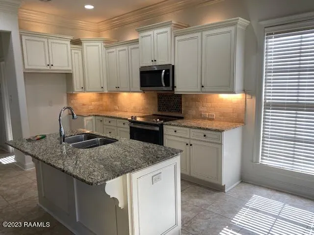 $1,850 | 112 Sugarcreek Drive, Youngsville, LA 70592