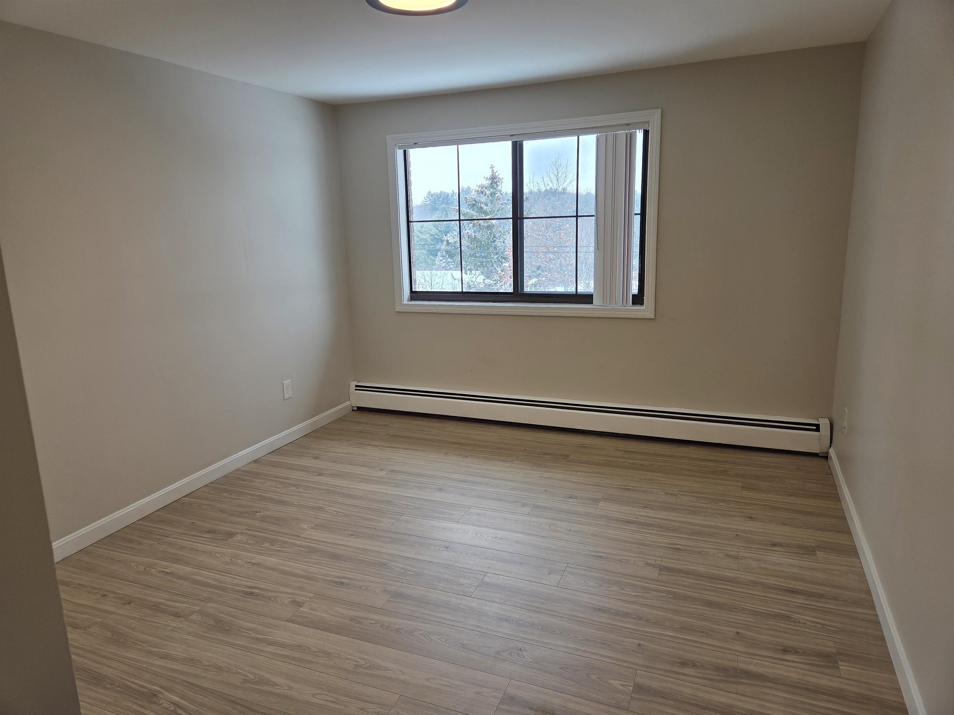 136 Mammoth Road, Unit 25 Hooksett, NH 03106 - Photo 15 of 20