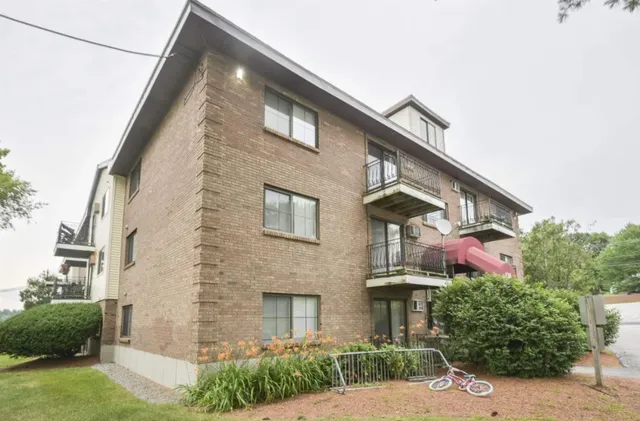 $1,850 | 136 Mammoth Road, Unit 25, Hooksett, NH 03106