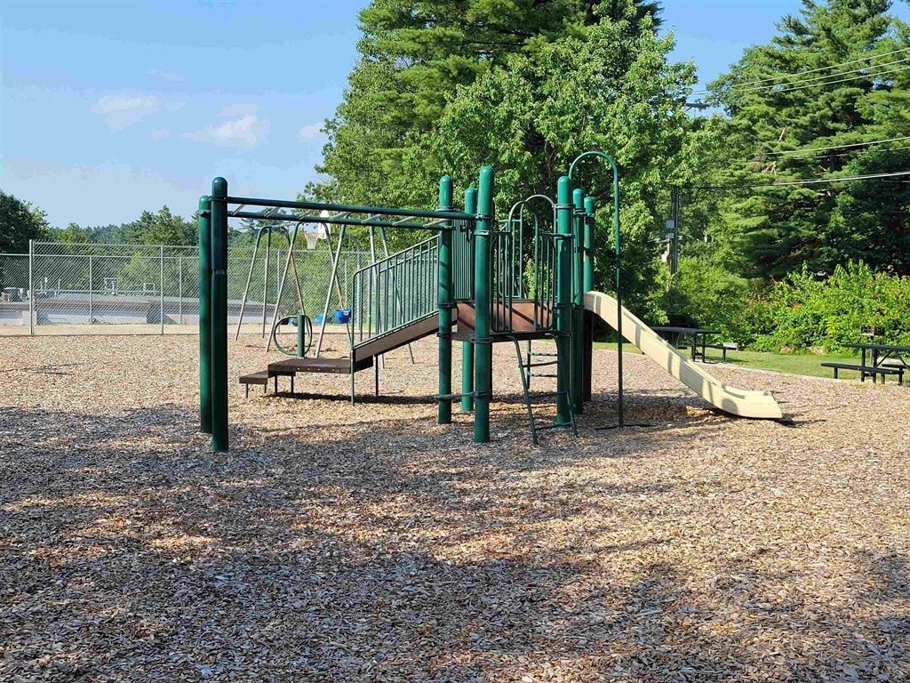 136 Mammoth Road, Unit 25 Hooksett, NH 03106 - Photo 18 of 20