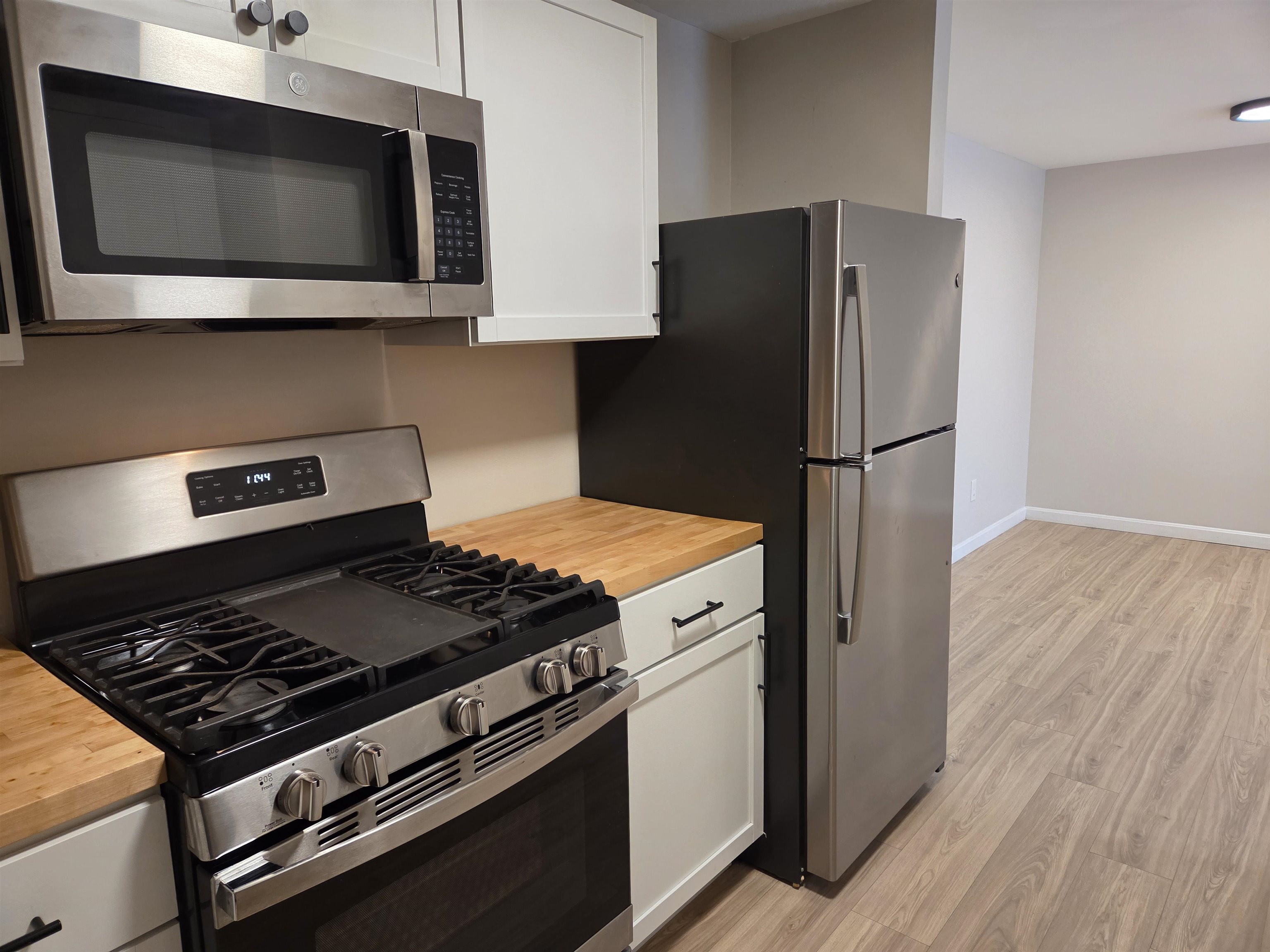 136 Mammoth Road, Unit 25 Hooksett, NH 03106 - Photo 2 of 20