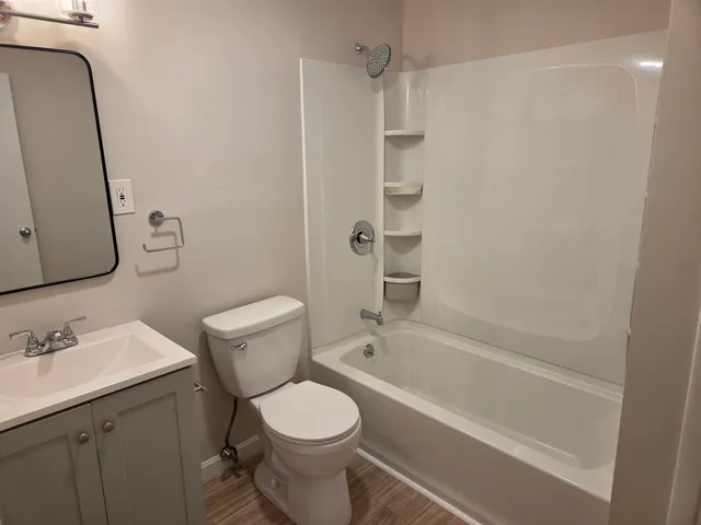 $1,850 | 136 Mammoth Road, Unit 25, Hooksett, NH 03106