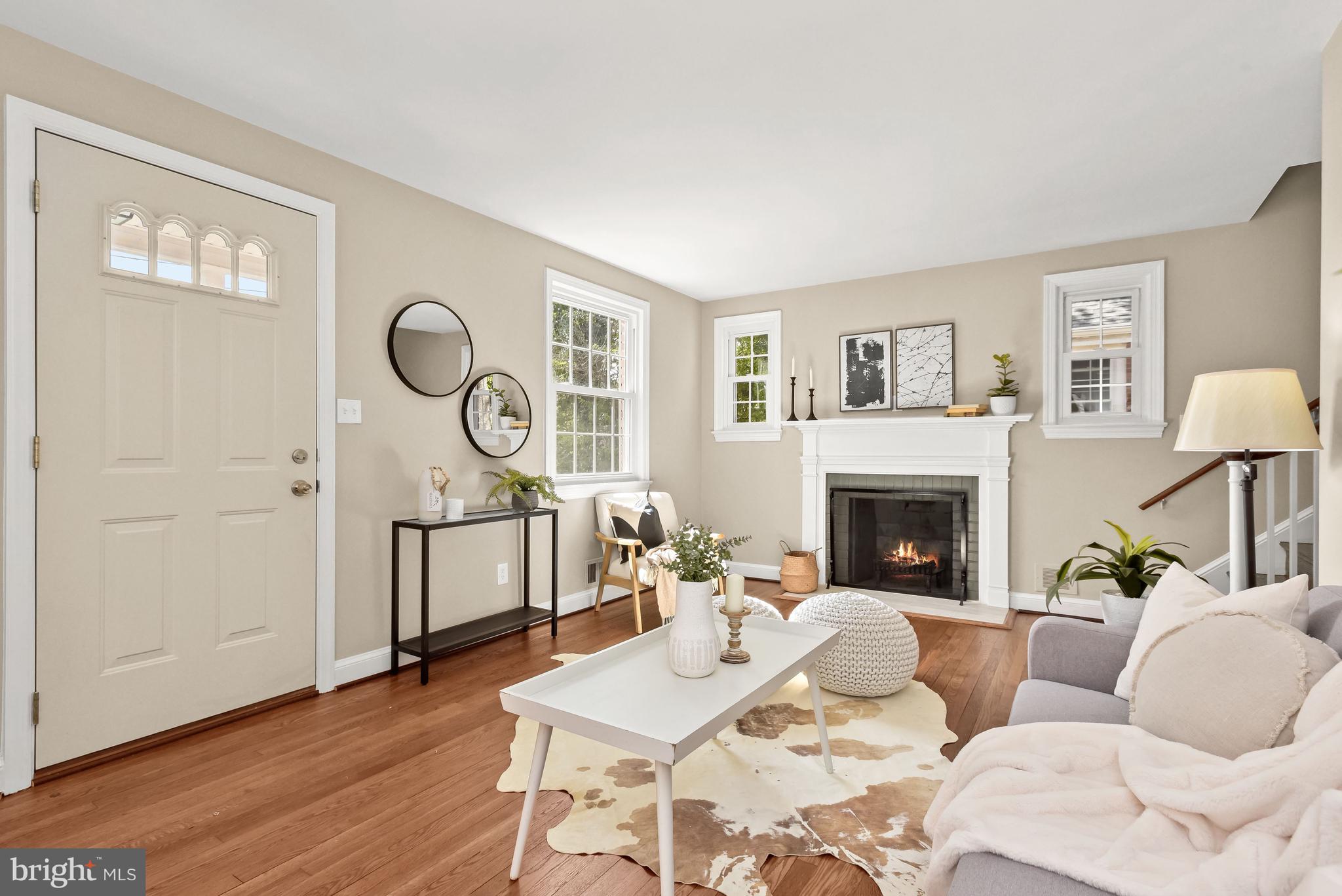 405 Gilmoure Drive Silver Spring, MD 20901 - Photo 4 of 35 Living Room