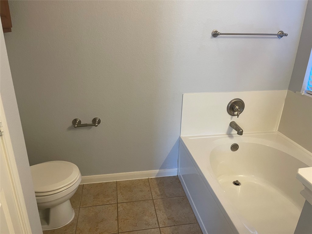 7440 Montezuma Street Austin, TX 78744 - Photo 12 of 20