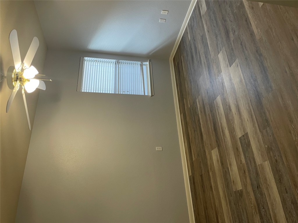 7440 Montezuma Street Austin, TX 78744 - Photo 16 of 20