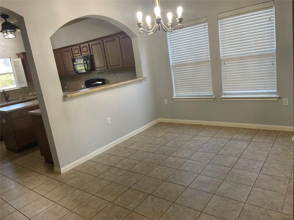 7440 Montezuma Street Austin, TX 78744 - Photo 4 of 20