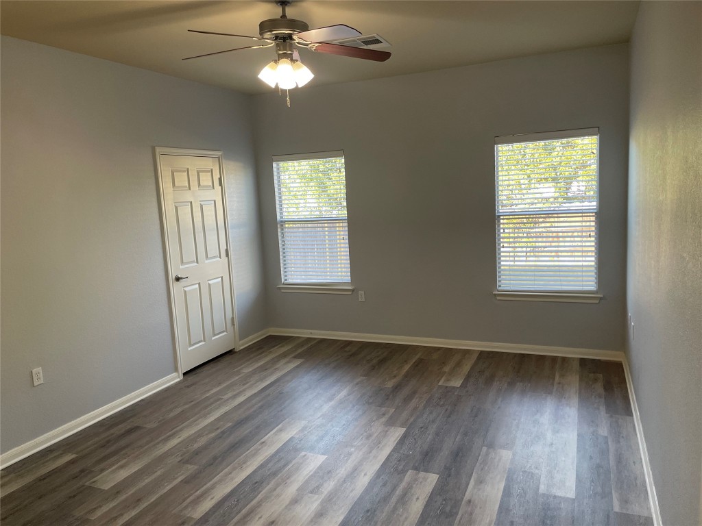 7440 Montezuma Street Austin, TX 78744 - Photo 9 of 20