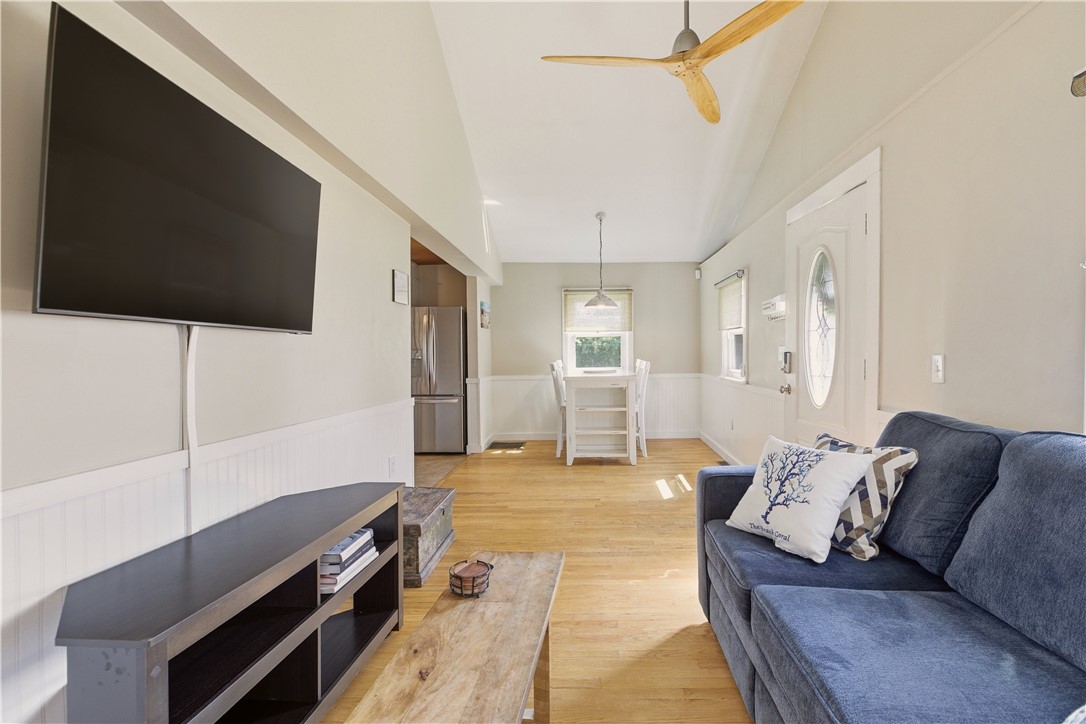 272 Riverside Street Portsmouth, RI 02871 - Photo 13 of 44