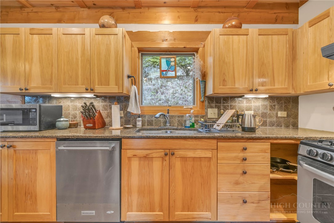 1819 Fulton Reeves Road Laurel Springs, NC 28644 - Photo 16 of 48