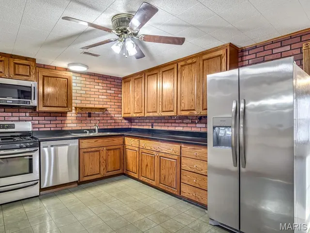 $190,000 | 242 Madison Avenue, Glen Carbon, IL 62034