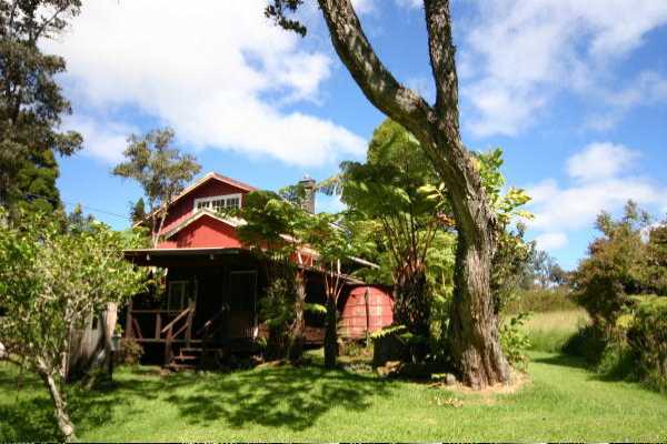 19-4124 Haunani Road Volcano, HI 96785 - Photo 5 of 23 a front view of a house