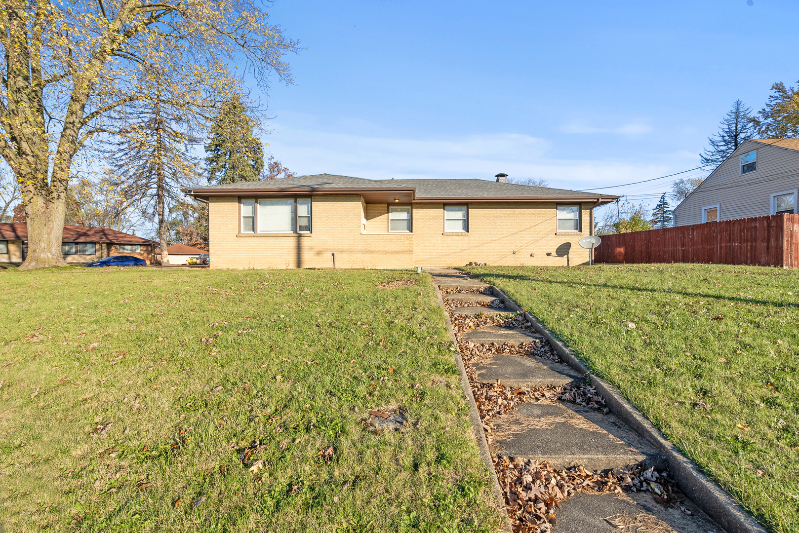 203 Mills Road Joliet, IL 60433 - Photo 2 of 36 Gallery Image 2