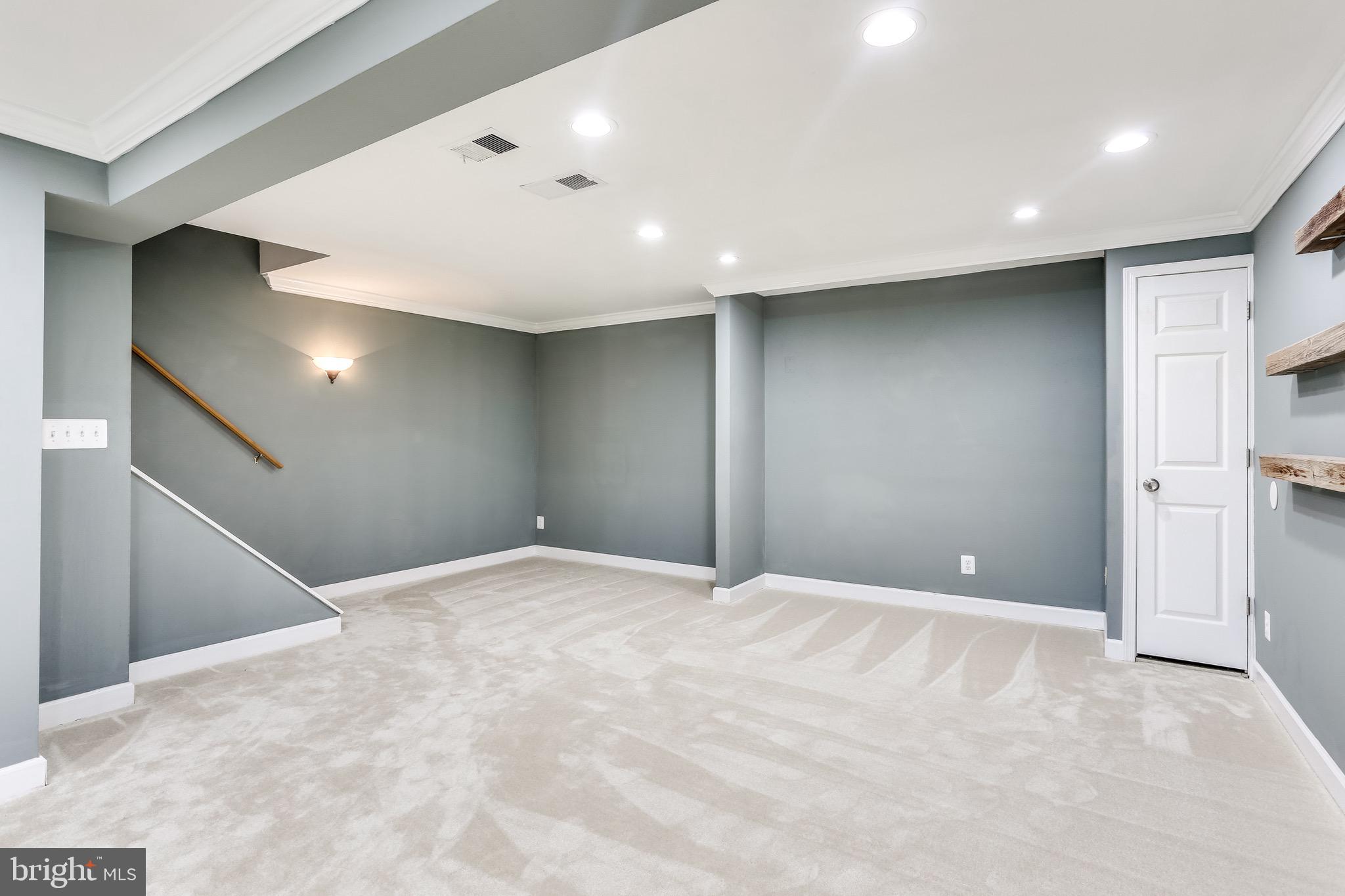 5894 Selford Road Baltimore, MD 21227 - Photo 28 of 33