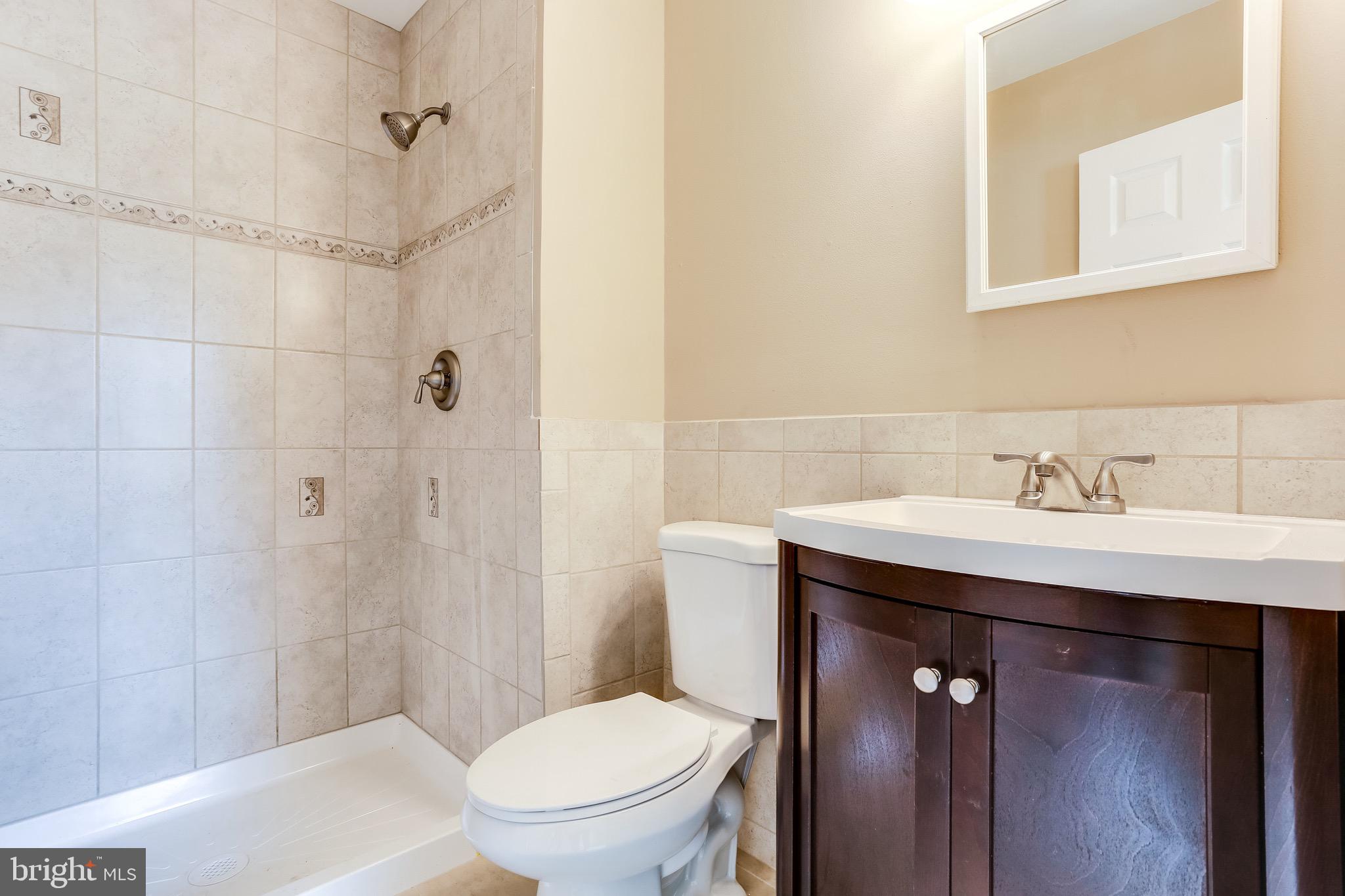 5894 Selford Road Baltimore, MD 21227 - Photo 7 of 33