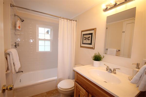 15 Darnell Road Worcester, MA 01606 - Photo 4 of 12 Gallery Image 4