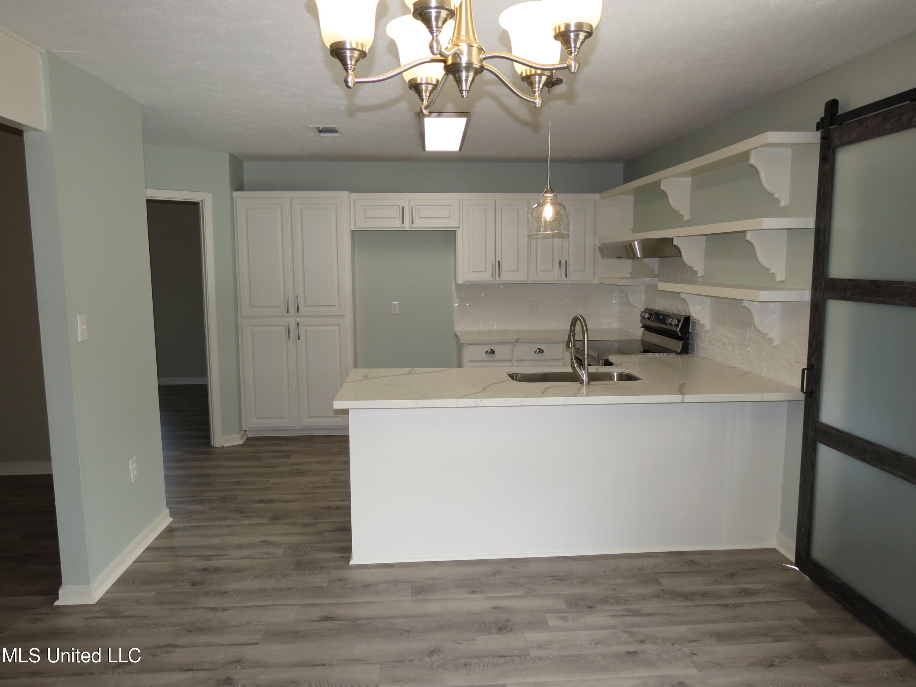 2549 South McRaven Road Jackson, MS 39209 - Photo 11 of 23 IMG_2286