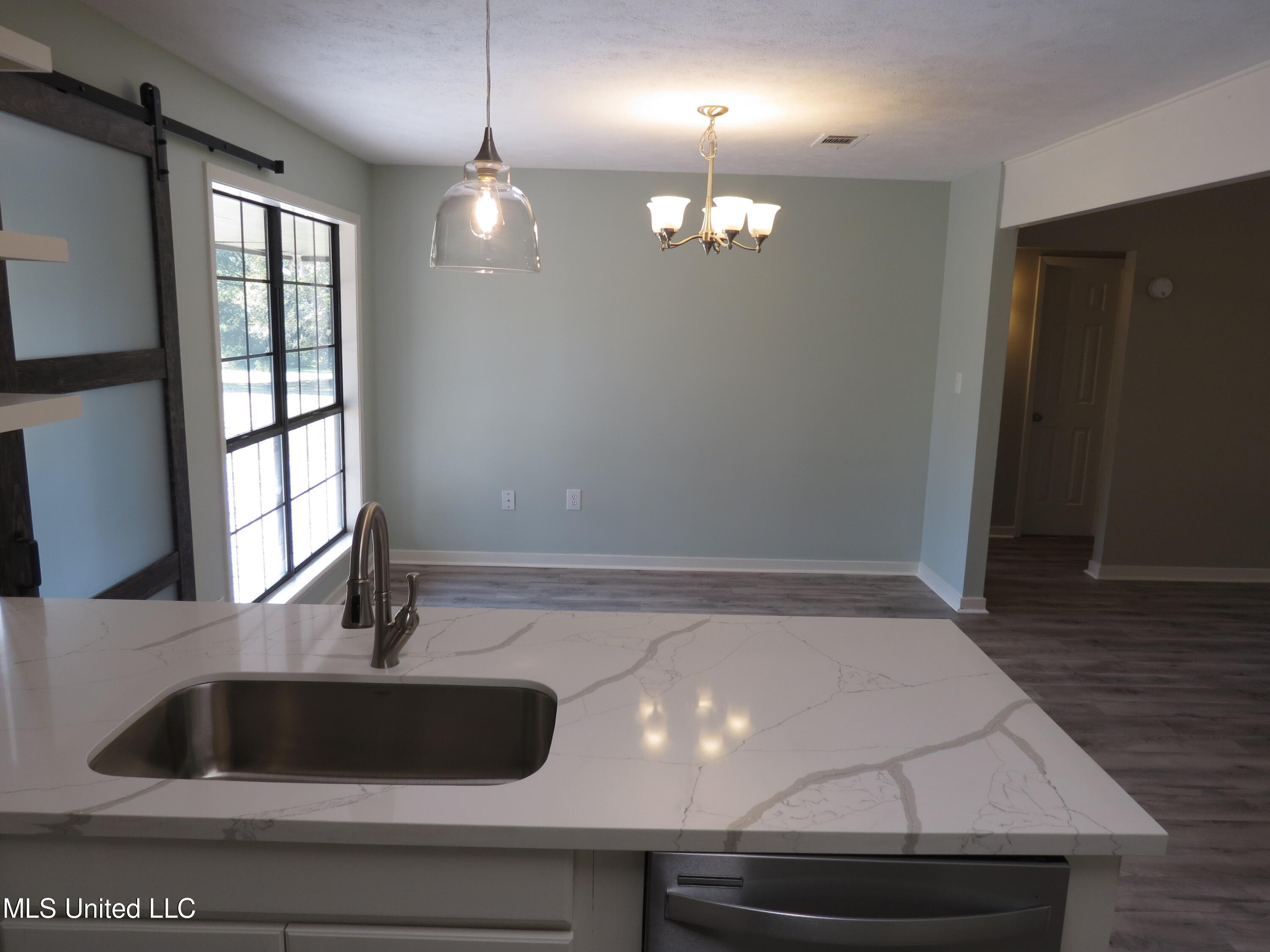 2549 South McRaven Road Jackson, MS 39209 - Photo 14 of 23 IMG_2296