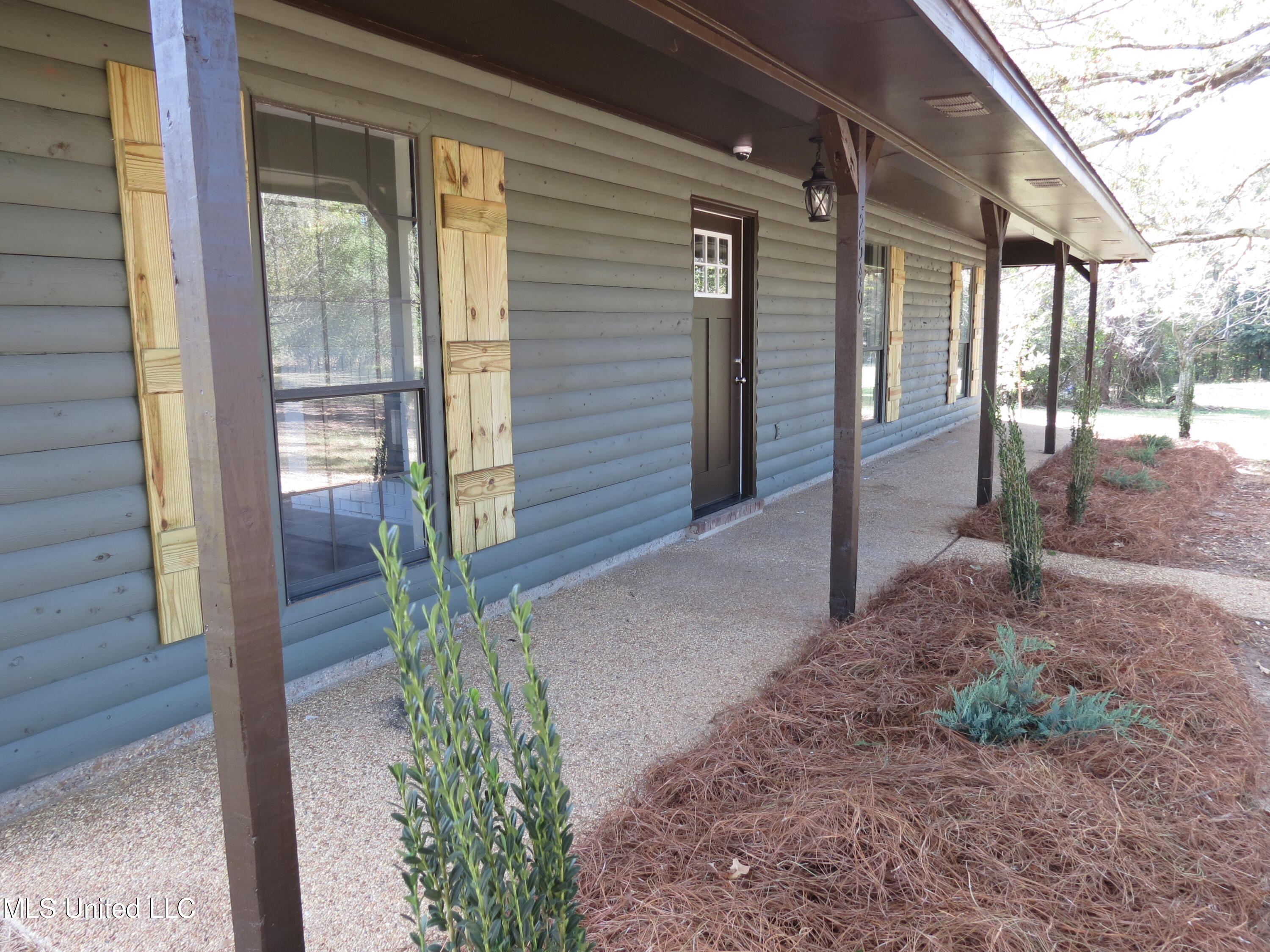 2549 South McRaven Road Jackson, MS 39209 - Photo 2 of 23 IMG_2222