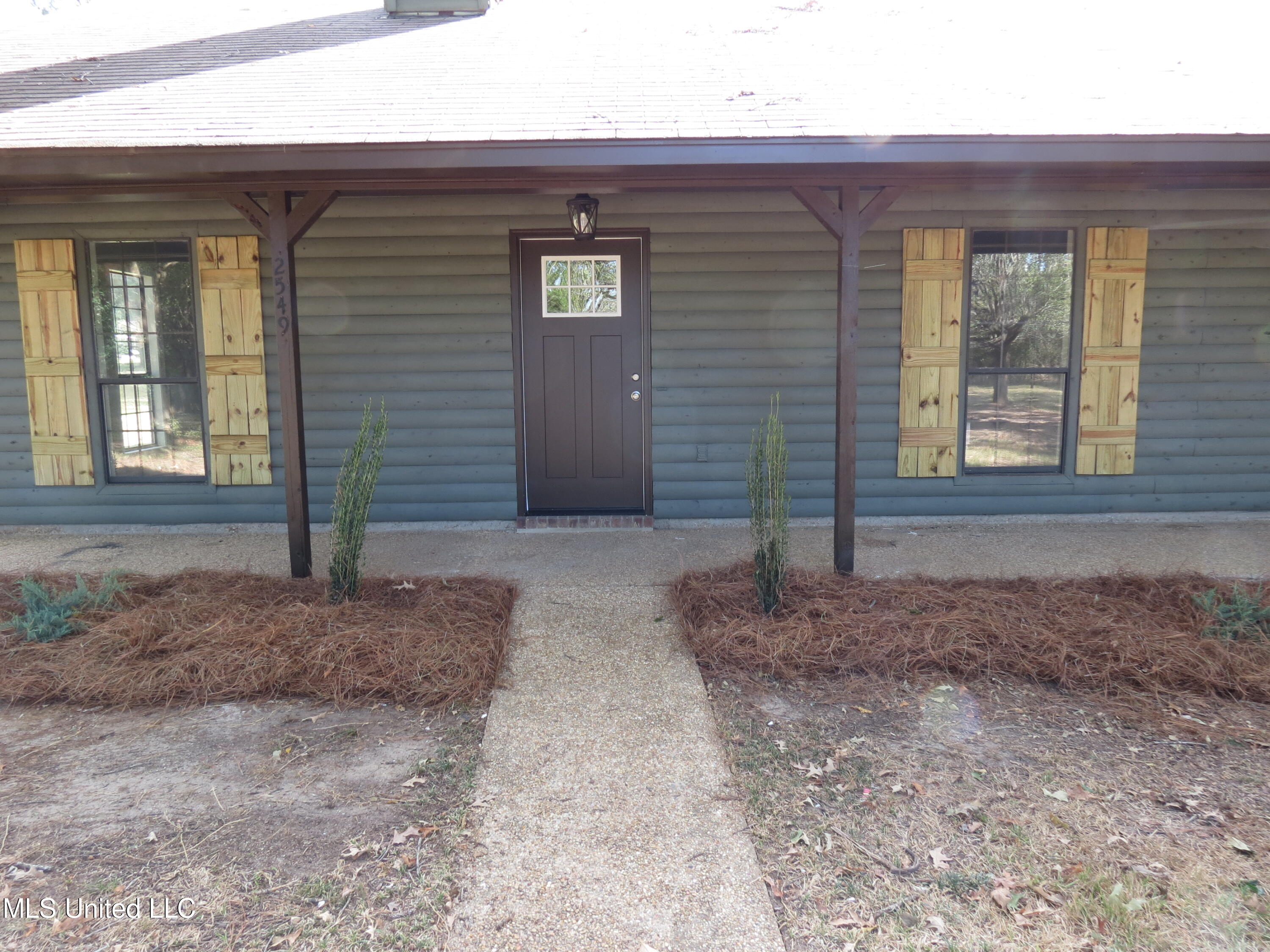 2549 South McRaven Road Jackson, MS 39209 - Photo 3 of 23 IMG_2223