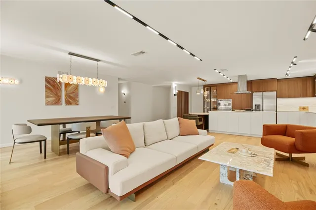 $1,379,000 | 26144 Kenrose Circle, Calabasas, CA 91302