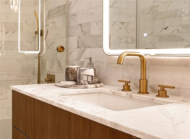 $1,379,000 | 26144 Kenrose Circle, Calabasas, CA 91302