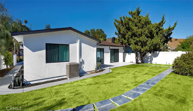 $1,379,000 | 26144 Kenrose Circle, Calabasas, CA 91302