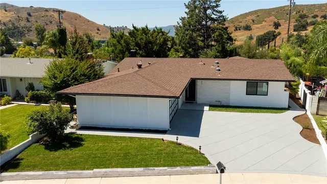 $1,379,000 | 26144 Kenrose Circle, Calabasas, CA 91302