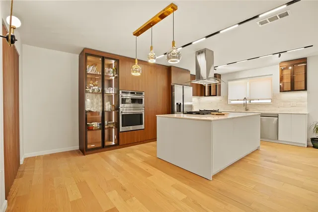 $1,379,000 | 26144 Kenrose Circle, Calabasas, CA 91302