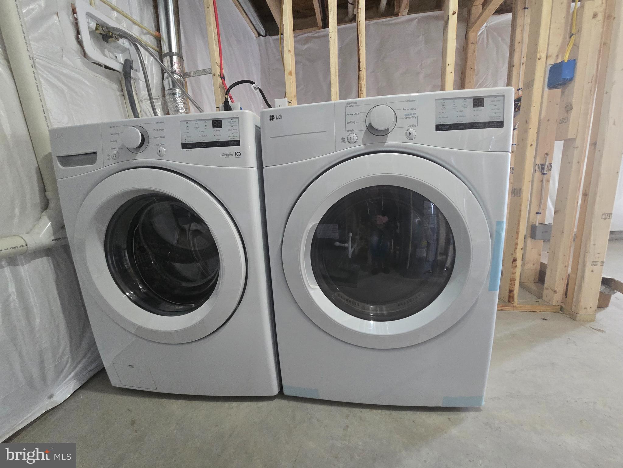 7704 Highpoint Road Clearwater Beach, MD 21226 - Photo 28 of 48 a utility room with dryer and washer