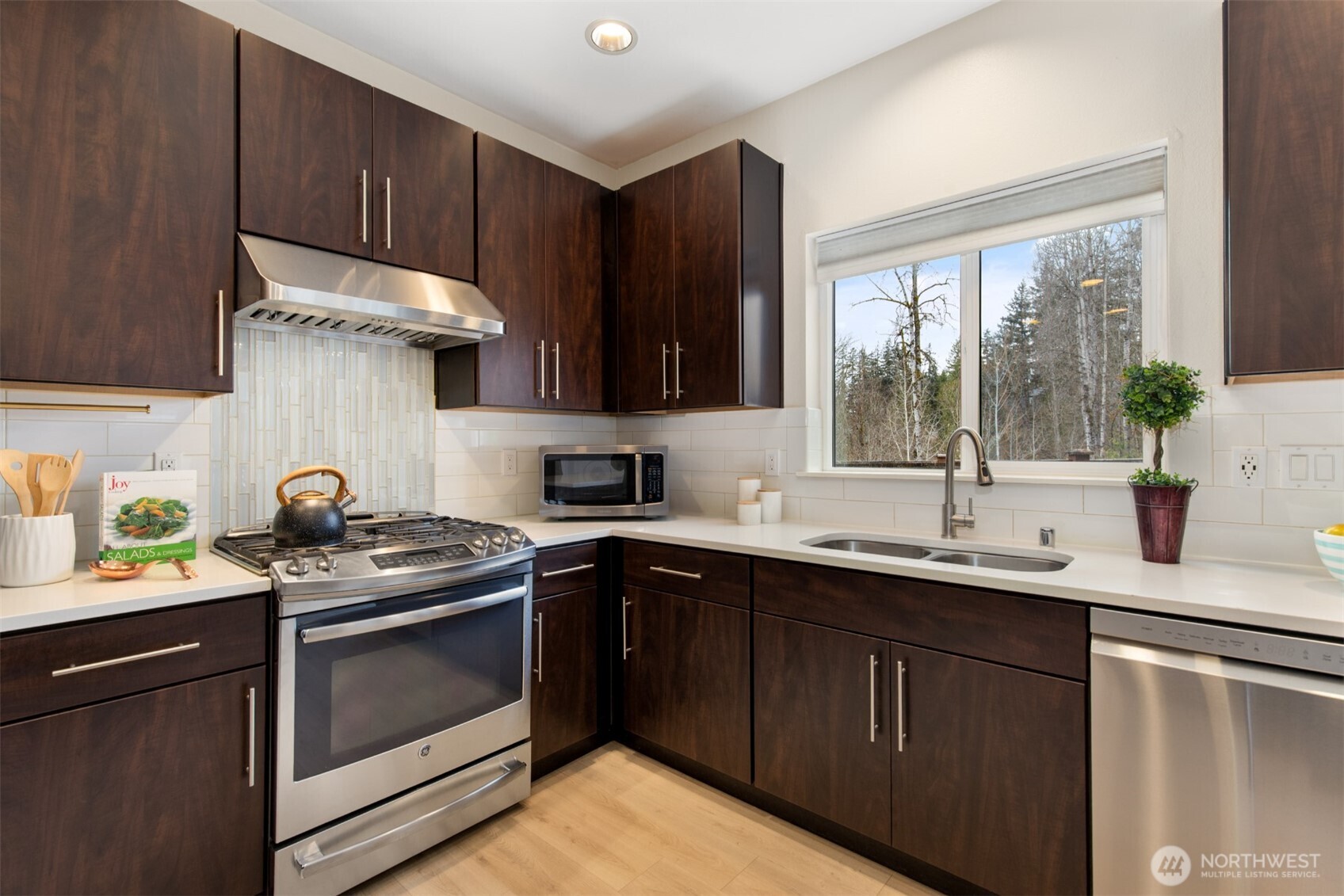20108 Jewell Road Bothell, WA 98012 - Photo 11 of 40