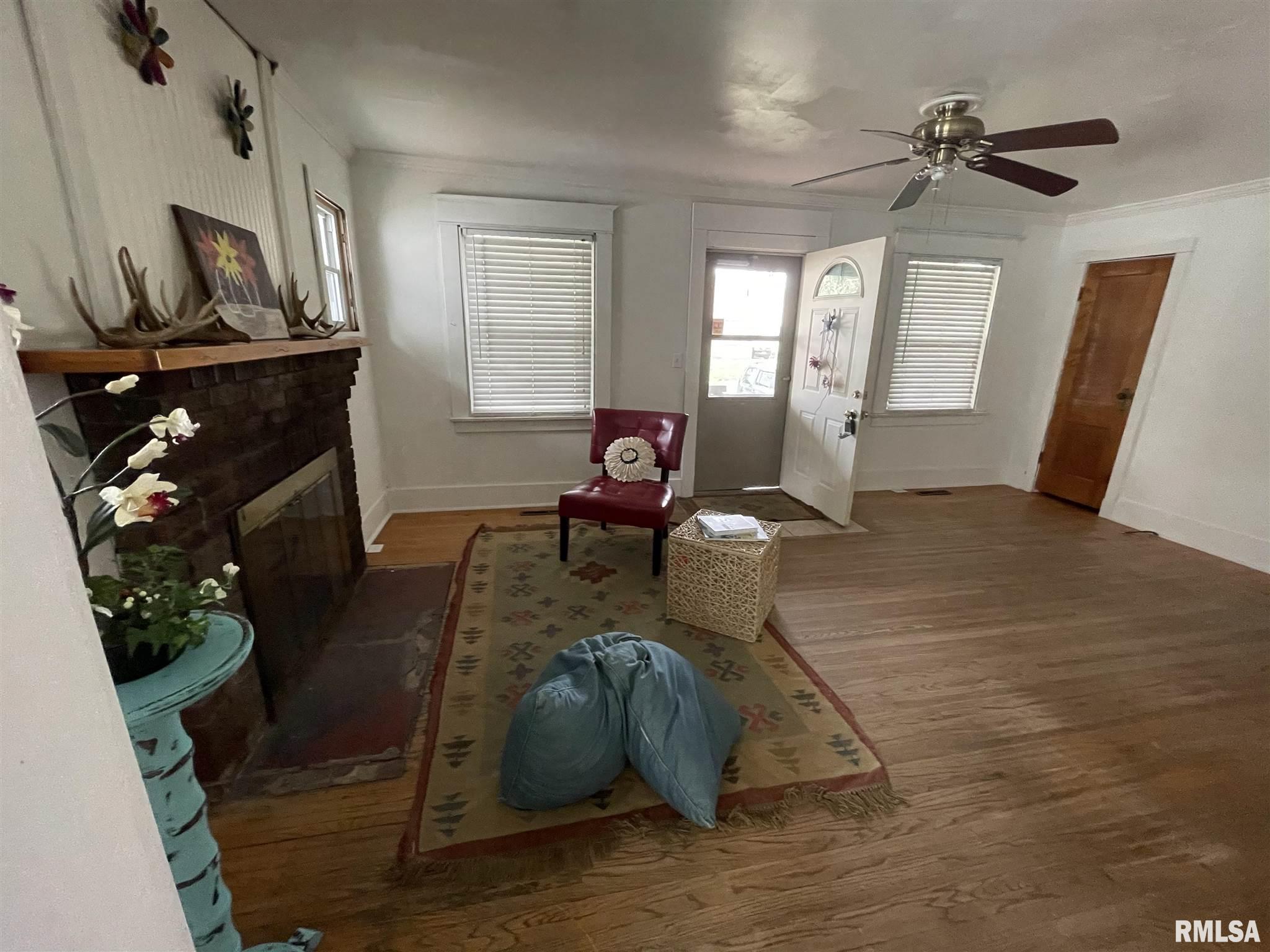 2121 North 7th Street Springfield, IL 62702 - Photo 2 of 34