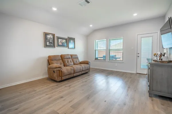 $2,300 | 232 Vitex Drive, Royse City, TX 75189