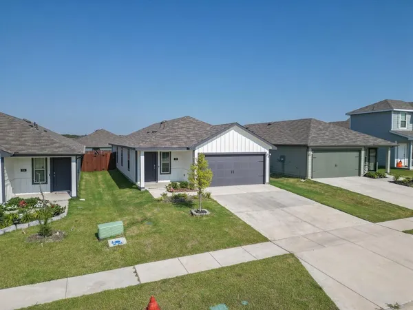 $2,300 | 232 Vitex Drive, Royse City, TX 75189