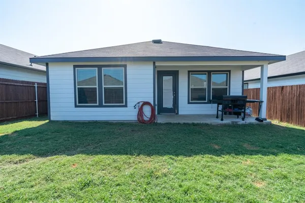 $2,300 | 232 Vitex Drive, Royse City, TX 75189