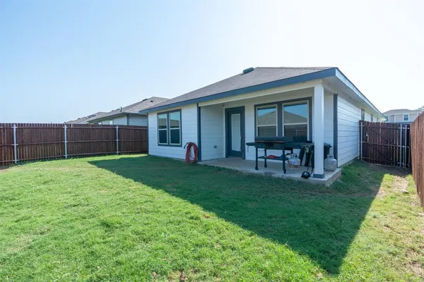$2,300 | 232 Vitex Drive, Royse City, TX 75189