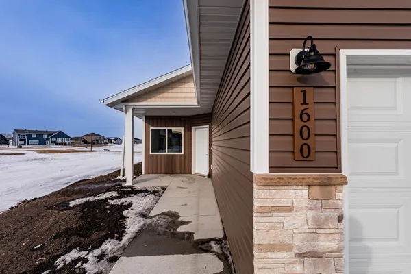 $382,690 | 1600 5th Avenue Northeast, Dilworth, MN 56529