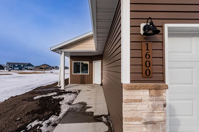 $382,690 | 1600 5th Avenue Northeast, Dilworth, MN 56529