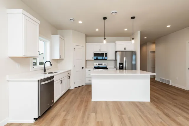 $382,690 | 1600 5th Avenue Northeast, Dilworth, MN 56529