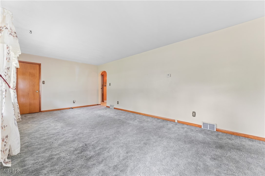 900 Ryan Road Medina, OH 44256 - Photo 5 of 40 View of carpeted empty r