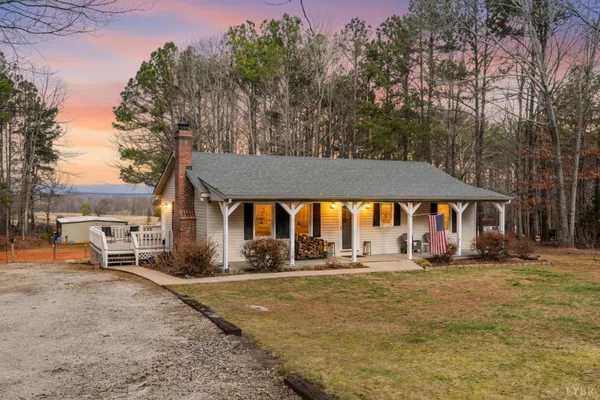 $329,900 | 3105 Horseshoe Road, Appomattox, VA 24522