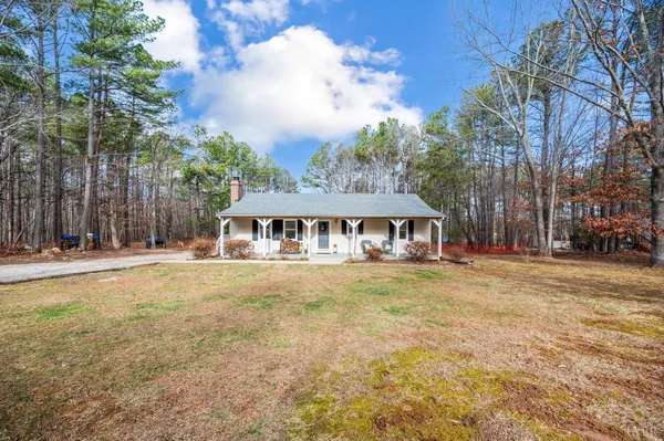 $329,900 | 3105 Horseshoe Road, Appomattox, VA 24522